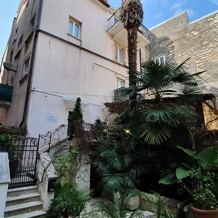Queen Ernesta V. Rovinj